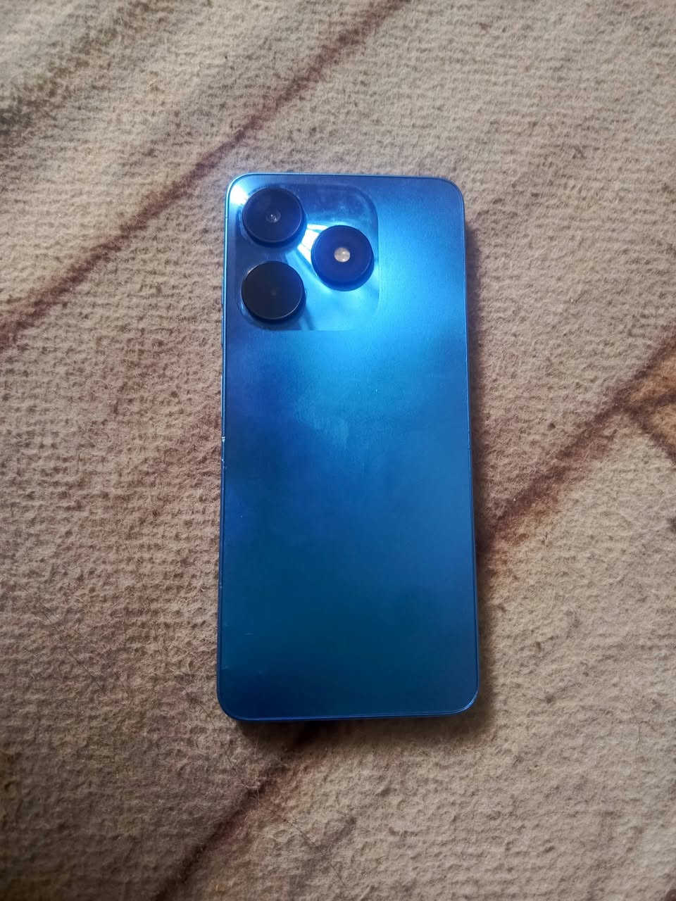 موبايل تكنو 10
شراي يتصل 
***********
بدون ملحقات
