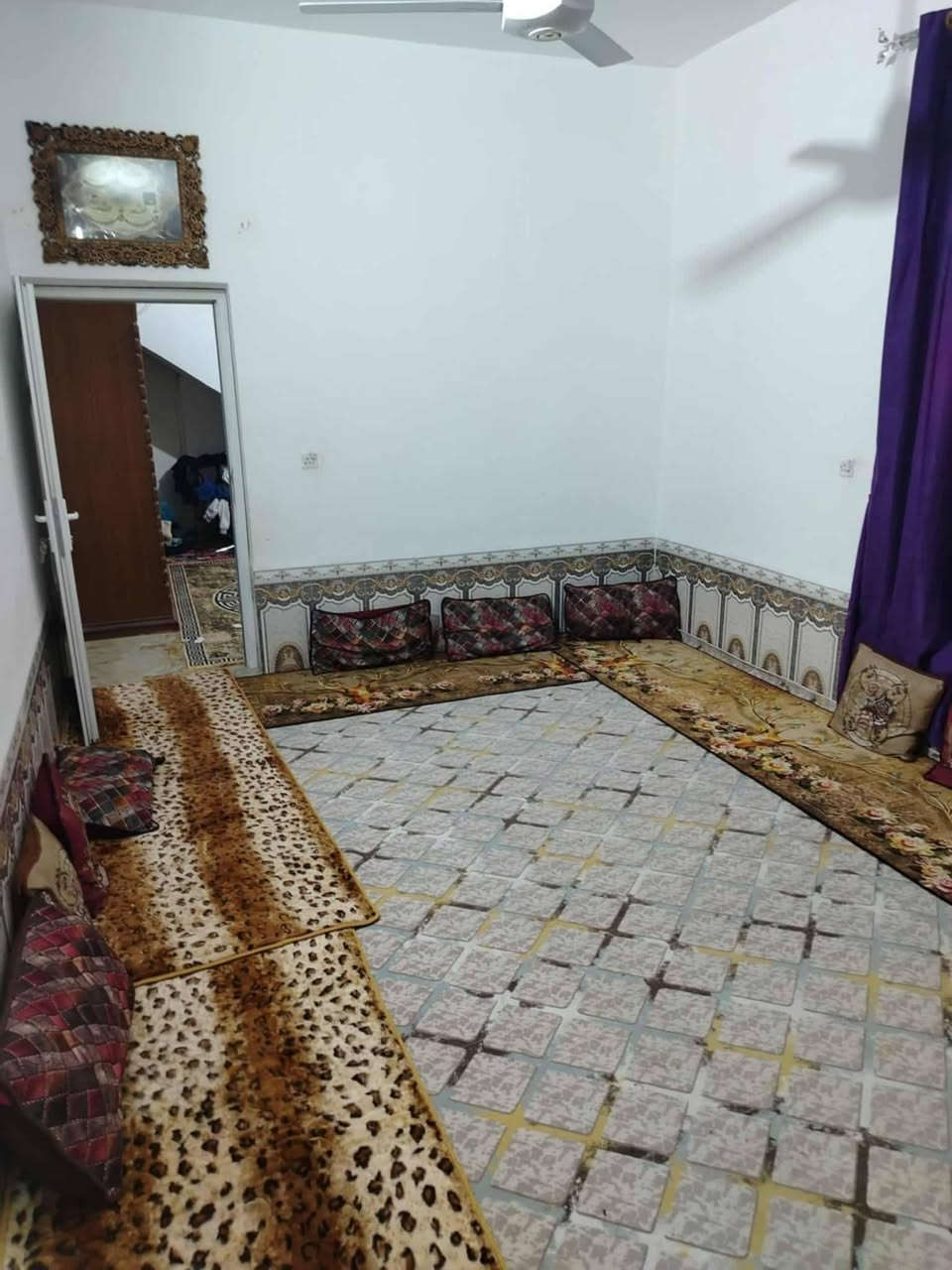 السلام عليكم بيت للبيع زراعي نهايه شارع الوكفه ال بو جاسم  المساحه 100بيت مرتب ومتعوب عليه الله شاهد البيت متوازي عليه حيل السعر 23وبي مجال ***********........0781881166
