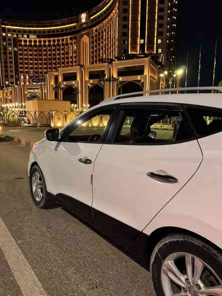 السلام عليكم 
توسان 2011 خليجي بانوراما
بيها جاملغين صبغ امامي وربع البنيد وبيها طخة بسيطة بجاملغ السايق 
كير مكينة ما ملعوب بيهن تبريد خير من الله 
مابيها اي نقوصات سيارة جاهزة 
السعر 126$
للتواصل 
*********** متوفر واتساب
