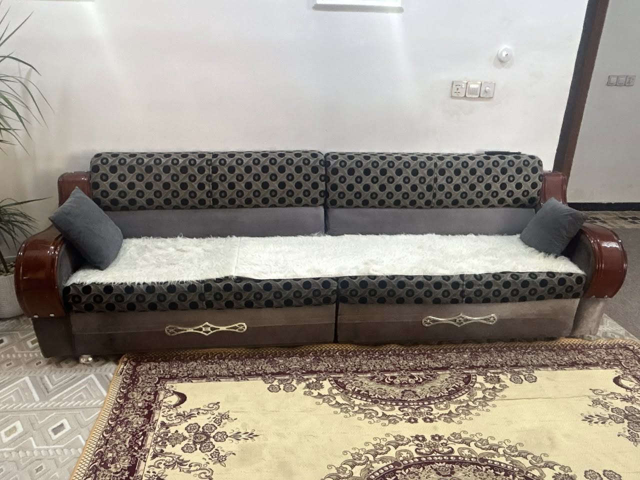 تخم للبيع سعر 550 الف وبي مجال للشراي عنوان طويريج ***********
