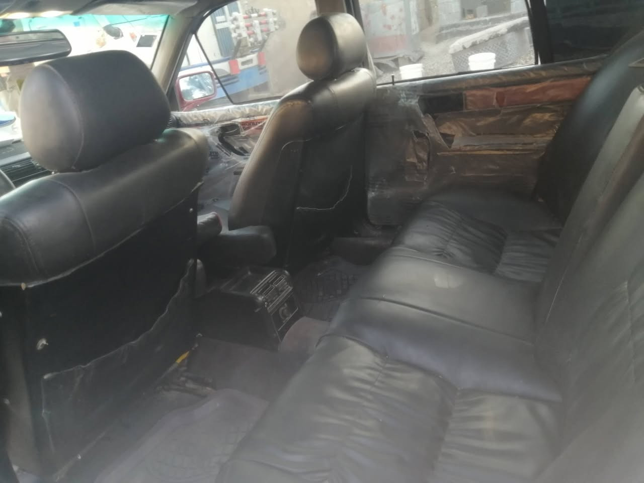 سلام عليكم بي ام 735 الون موروني 
موديل 1991
كير محرك مكفول 
تخم تاير كهربائيات شغاله 
لا ضربه ولا خويس سياره بلادي بس صبغ جماليه 
اني مكلف بنشر الاتصال على الرقم ***********
السعر 53 وبيها مجال
