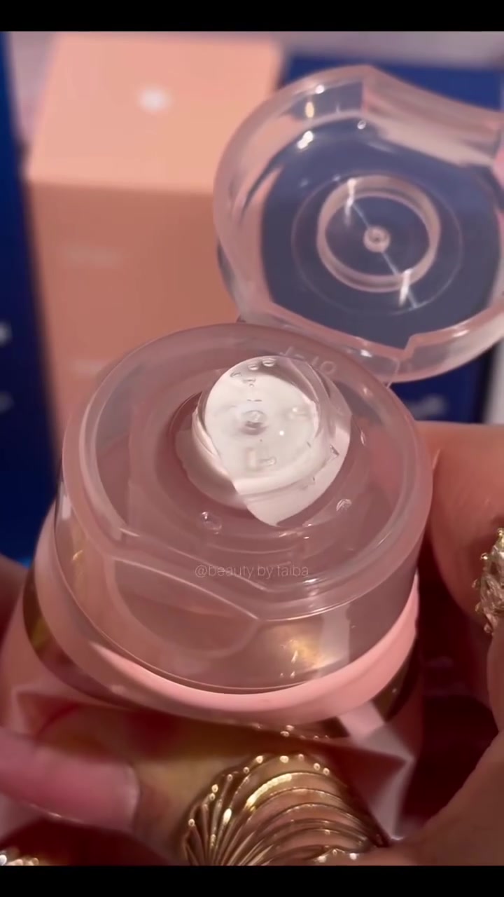 ماسك الكولاجين التريندي  🇰🇷😍
Medicube Collagen Night Wrapping Night Face Mask - 75ml | 
ميدي كيوب قناع الكولاجين الليلي للوجه - 75 مل ماسك النظارة والجمـال 🙊✨
يحسن من مرونة البشرة ويجعلها أكثر تماسكًا.
يرطب البشرة بفعالية أثناء النوم للحصول على مظهر صحي ومشرق في الصباح.
تركيبة  مناسبة لجميع أنواع البشرة، بما في ذلك البشرة الحساسة من اول يوم راح تلاحظين الفرق والنظارة ✨✨✨
طريقة الاستخدام: 
ضعي كمية معتدلة من القناع على كامل الوجه بعد تنظيفه اتركيه ليجف تمامًا قبل النوم.
في الصباح، قومي بإزالة القناع بلطف ثم اشطفي وجهك بالماء الفاتر..
المنشأ ~ كوريا 🇰🇷🇰🇷🇰🇷🇰🇷


**إذا كنت صاحب هذا الإعلان وتريد حذفه لأي سبب، رجاءا أرسل رسالة إلى الدعم الفني**
