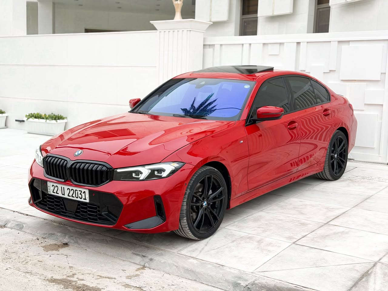 BMW 330i (M Kit) للبيع
الموديل:- 2024
العداد:- 25.000Mile

المواصفات الأعتيادية:-
فتحة سقف
بصمة تشغيل + بصمات دخول
المقاعد الأمامية ( كهربائية + تدفئة )
حساسات + رادرات 360
شاحن وايرلس

الحادث:- بسيط جداً 
١- صبغ ربع البنيد فقط بدون فتح او تبديل،
٢- بارد قليل مسافة ١٥سم بالصندوق
٣- ايرباك برده راجع سستم (بدون مقاومات)
شرط راديترات + غاز تبريد بلادي
تصليح درجة أولى 

" بيها باج تضليل رسمي من مرور أربيل باقي بي مدة سنة "،

السعر 31.900$
موقع السيارة اربيل شارع ١٠٠
للأستفسار ***********
