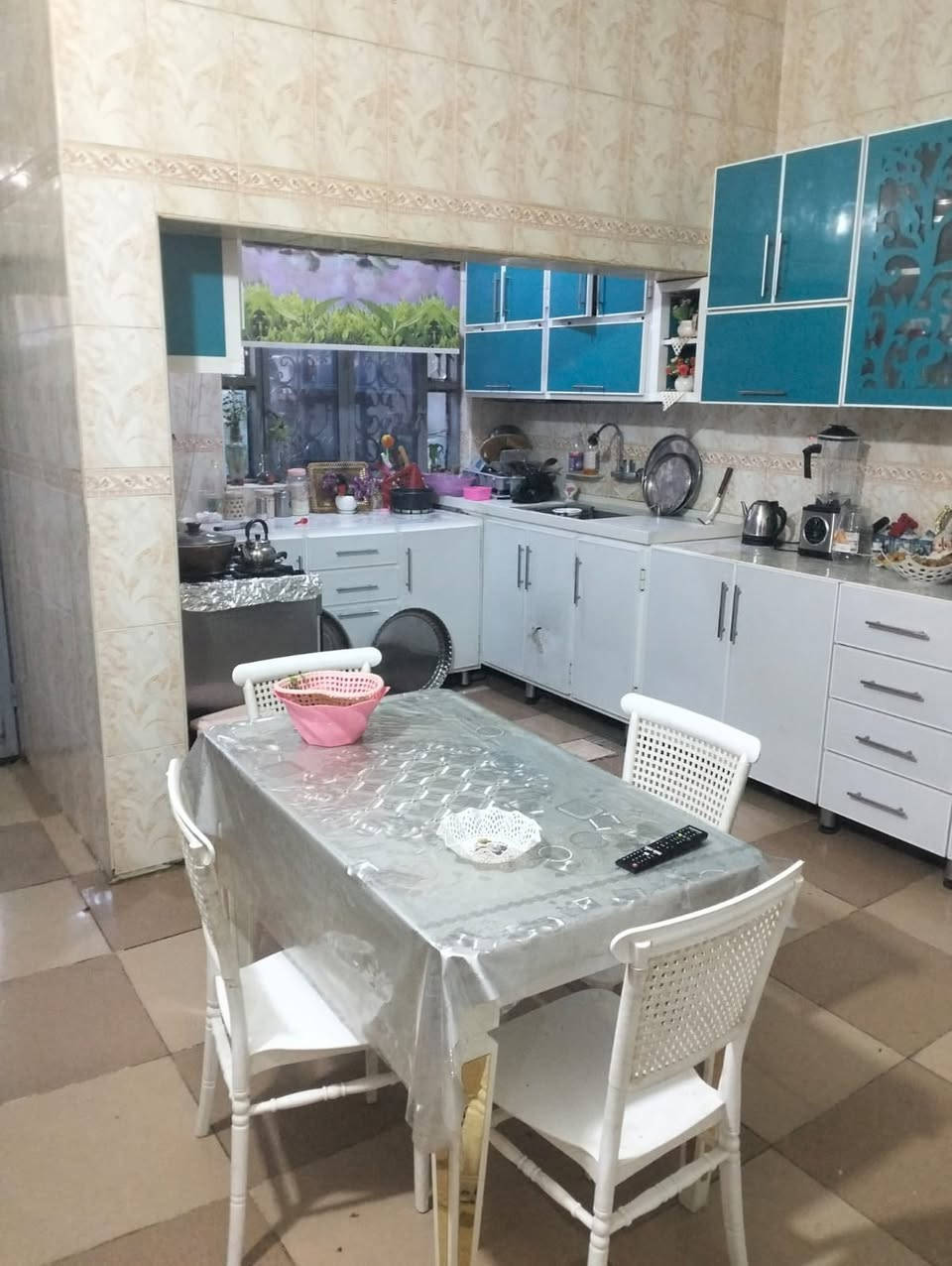 بسم الله الرحمن الرحيم
اللهم صل على محمد وال محمد

#بيت للبيع 
———-
مساحته  ٢٥٠ متر   
#الموقع 
————-
حي الحكم  على شارع ٢٠ متر 
مدخل شارع صيدلية الحكم
مقابل شارع ١٥ المودي الى جامع 
ضياء الصالحين
 #المواصفات 
——————-
طابقين بناء جيد عالي عن الشارع
#السعر 
الكلي ٢٥٠ مليون مع المجال 
على الراغب بالشراء مراجعة 
مكتب سيد ناجح الحافظ 
***********
***********
