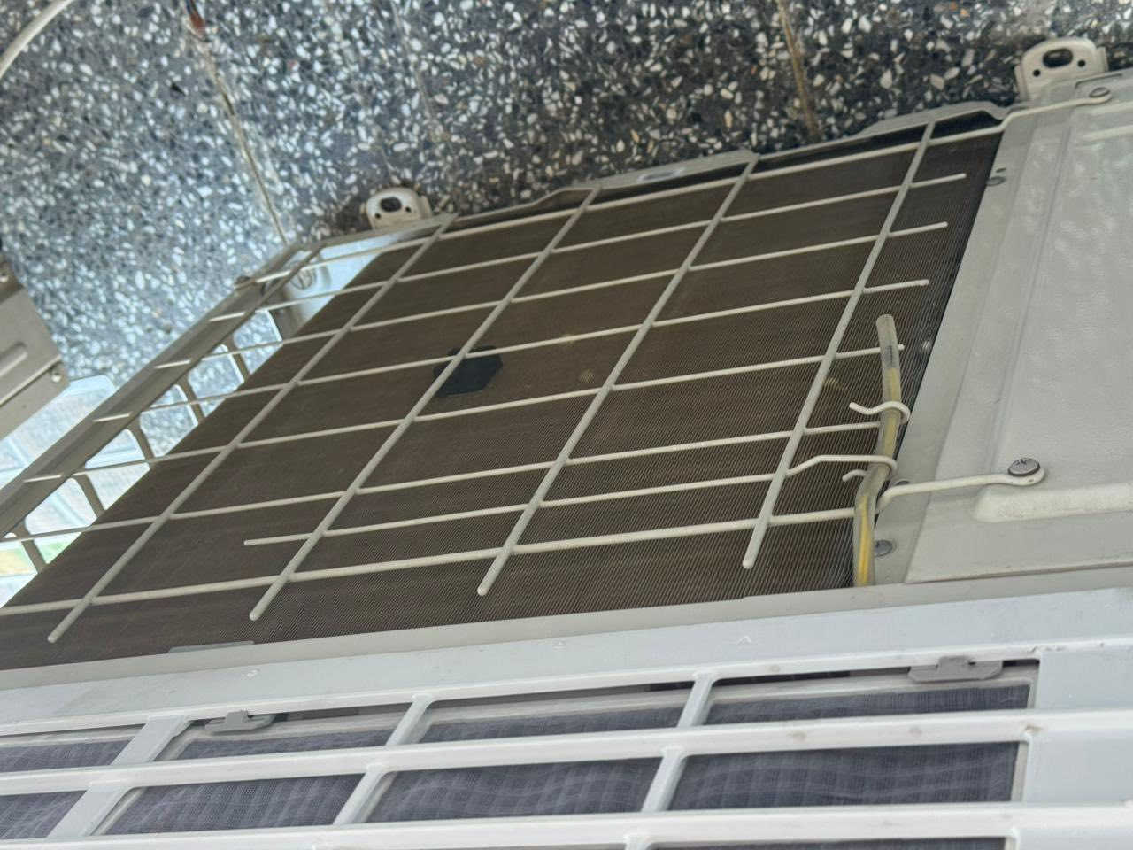 السلام عليكم
توست 1 طن انفيرتر
تحكم أمبير 2-3-4 
جدا نظيف استخدام قليل 
بلادي على وضع الشركه 
ملحقاته كامله الاصليه 
غازه مقفول 
تدفئه - تبريد 
مكاني بغداد
يوجد خدمه توصيل جميع مناطق بغداد 
السعر 375 الف 
0777.217.62.48


**إذا كنت صاحب هذا الإعلان وتريد حذفه لأي سبب، رجاءا أرسل رسالة إلى الدعم الفني**