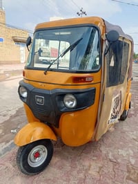 تكتك لبيع مديل20/12/3لتكتك سنوات/07749530668 لسعر 6ونص وبيها مجال