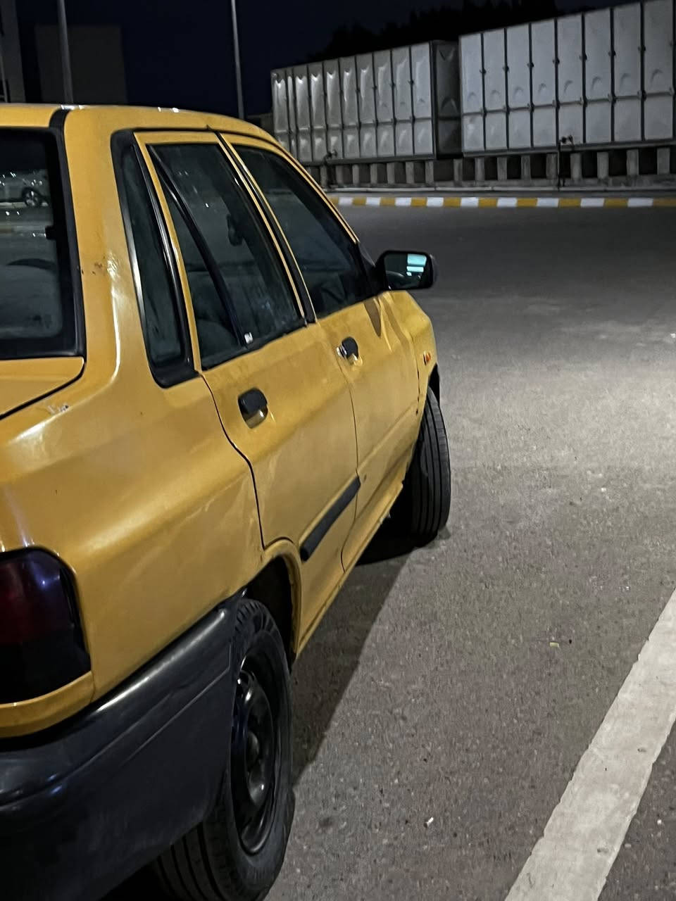 سلام عليكم سايبه مديل 2015 سياره بيه جملغ امامي جملغ خلفي شويه من الباب السايق سياره سنويه صاقطه مطلوبه المرور وهيه شواصي السياره مكفوله كير محرك السياره معروضه 28ورقه بيه مجال الستفسار***********
