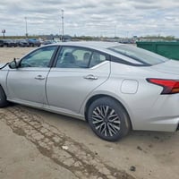 2025 NISSAN ALTIMA SV.   بيع مباشر 45 ومزاد غدا   🔷 نوفر لكم  جميع انو...