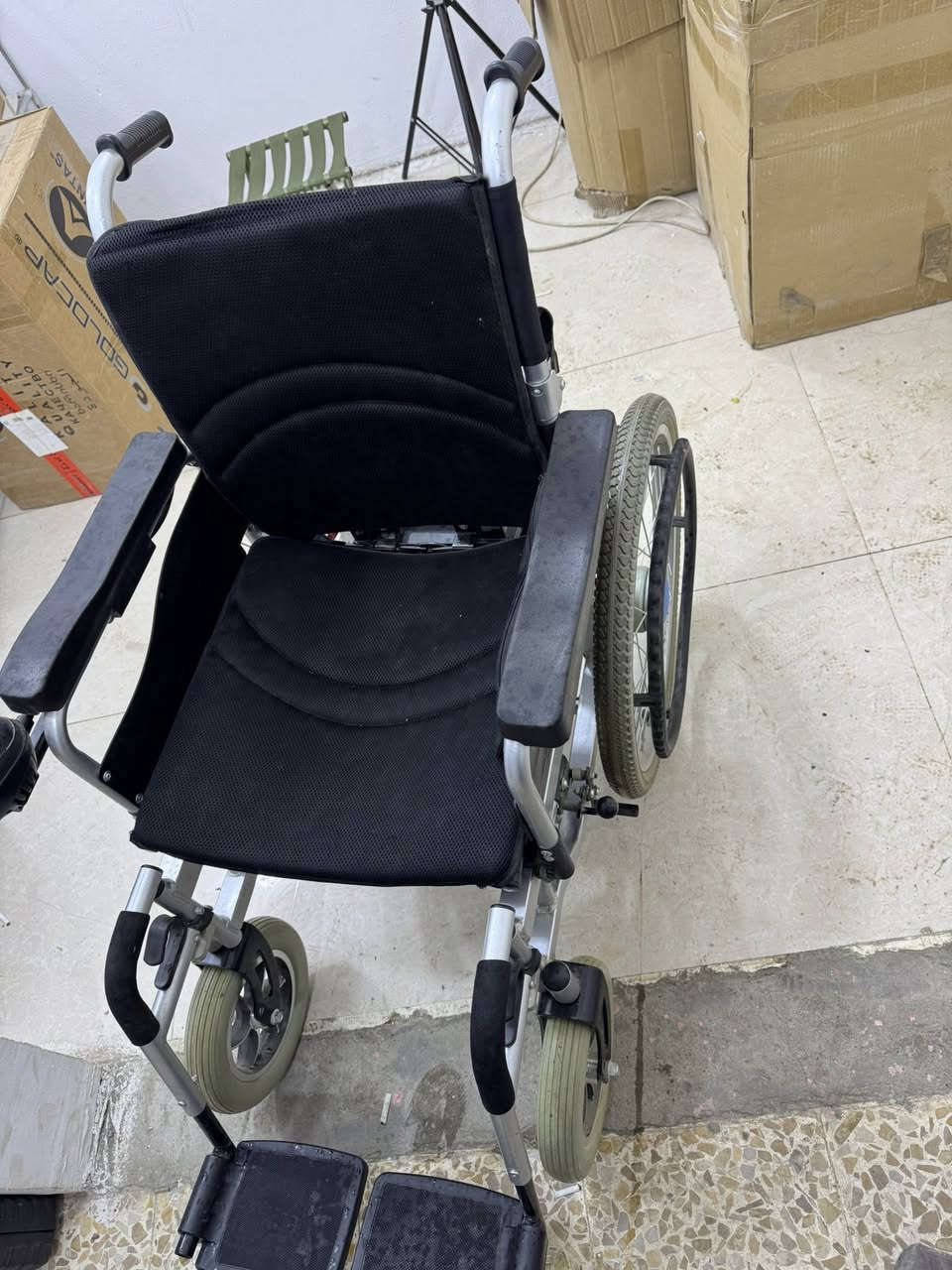 اللهم صل على محمد وال محمد
عربانة معوقين جديدة استخدام مرتين فقط 
بس تحتاج بطارية جديدة سعرها ٢٠٠ الف مكاني موصل


**إذا كنت صاحب هذا الإعلان وتريد حذفه لأي سبب، رجاءا أرسل رسالة إلى الدعم الفني**