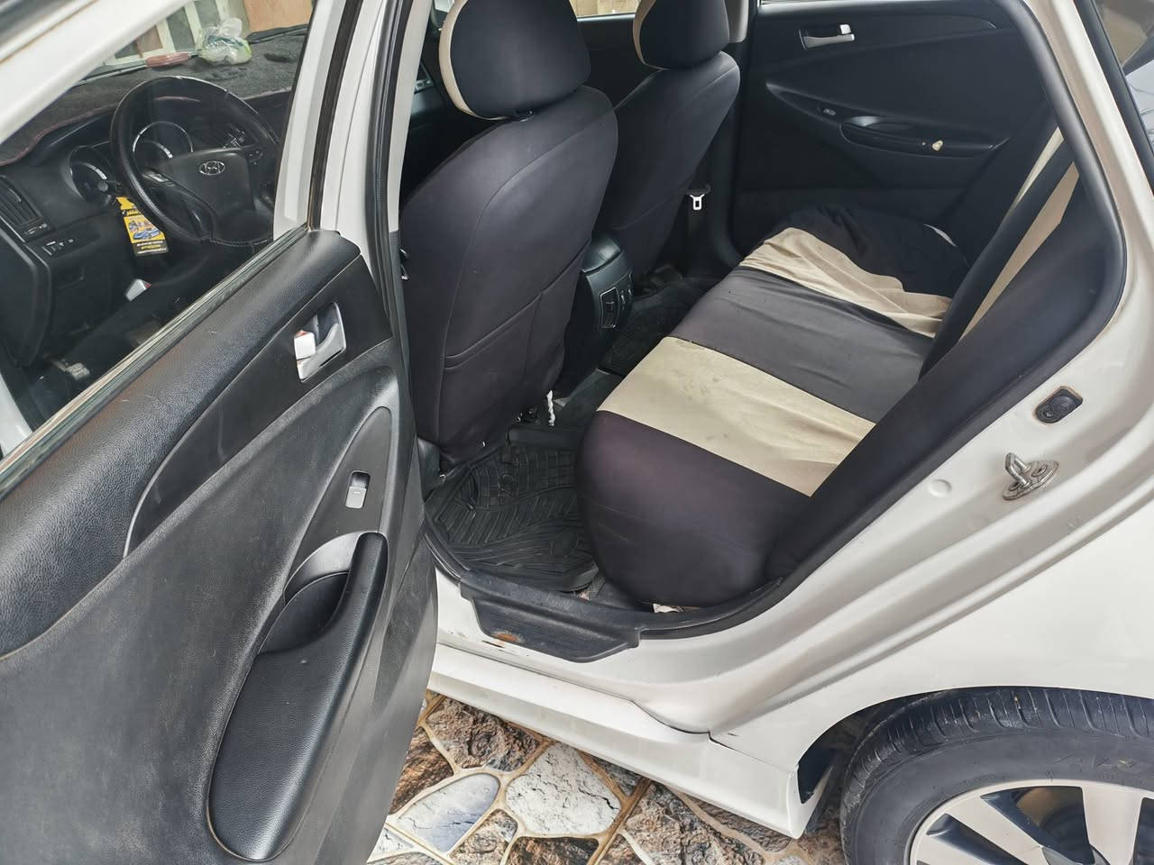 سلام عليكم سوناتا 2012 البيع وارد كوري  رقم سليمانيه بسمي محرك 2000  سياره جديده كلش شاشه كامر كشنات جلد تبريد خلفي حساس خلفي ***********
 مكان شهربان مقداديه
السعر 95 بيه مجال
