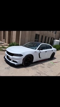 جارجر 2019 السايره داخله كلين مكفوله من ضرر والغرق  صار بيهه صبغ فقط ب...