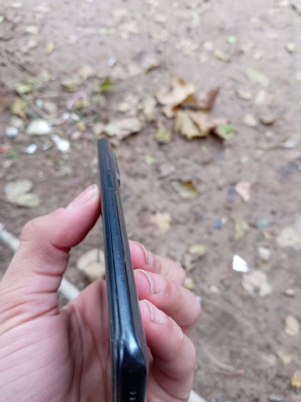 سلام عليكم رايد مراوس ايفون شاومي t11 برو 5g ذاكره 128رام 16 شاشه 120 هرتز فد شي بطاريه 5000 بلاد ما مبدل بي اي شي ببجي 90 فريم بسبب معالجه القوي سناب دراكون 888 تصوير يوصل 4k  بصمه جانبيه و  رقمي للاتصال *********** او خاص هم موجود
