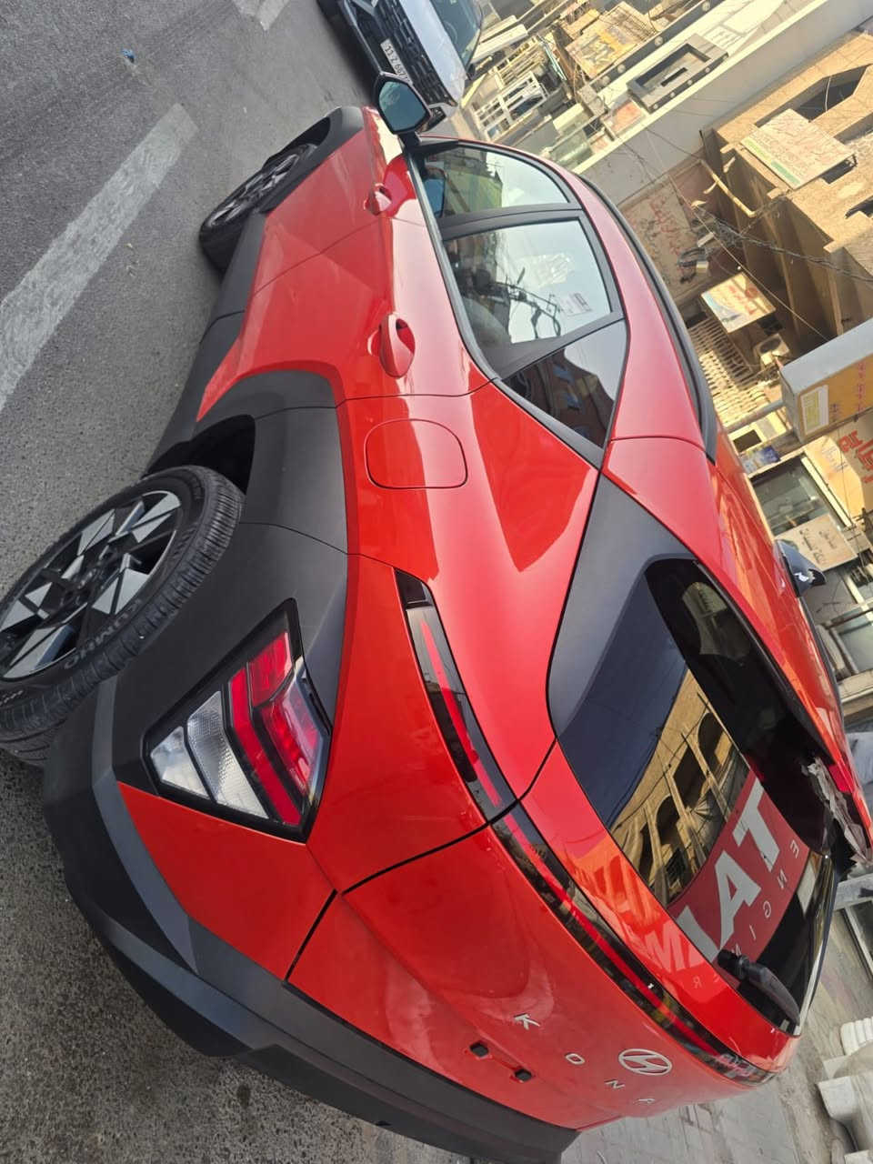 هونداي كونا وارد امريكي حادث موضع بل صوره بدون قطرت صبغ فقط دعاميه وجبته نفس لون  يعني سياره كلين 
لد امامي نهاري + لايت عدسة
محرك 2000 دوش المرغوب
تحكم ستيرن كامل جهتين
نظام نزول منحدرات + ABS
ايرباك دركه فقط
شاشة ابل كاربلي واندرويد اوتو مع كاميرا
حساس امامي خلفي + نقط عمياء
 اشارة بالمراية
رادار امامي خلفي جانبي مع توقف تلقائي 
شاحن وايرليس
درايف مود
السبير والعدة مالتها مانازلات من الشركة
كتلوكاتها موجودة كاملة  
عر 175 ورقة وبي مجال 
المكان بغداد  الدوره***********
