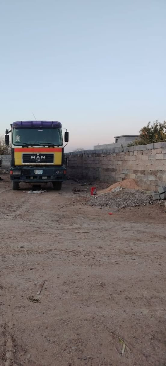 السلام عليكم 
للبيع مان صقر مجموعة نص جي اف كير ابو لحصيرة جديد محرك مان تجارة قبق عالي للاستفسار اكثر اتصل على ***********
