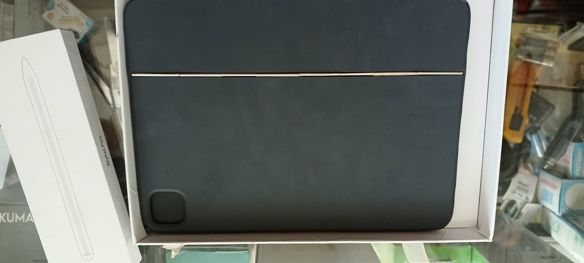 السلام عليكم كيبورد ايباد شنو من ايباد ما ادري ويا قلم اصلي امازون بعد لوك جديد شحن هاي الماركه مالته ثكيل شويه كل الظهر حديد راسلني واتساب ***********
سعر 35,000 توصيل ما عندي محافظه واسط الزهراء
