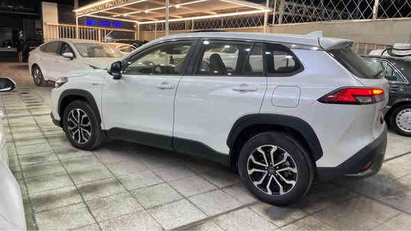 السلام عليكم 
________________

تويوتا فرونت لاندر ال S  فول مواصفات هايبرد 

موديل ☑️2025☑️ هايبرد  سنوية ومثبت لوحات 

السعر /🔔🔥26,500,000🔔🔥مليون 

ماشية 8000 كم مكفولة 

لايت 4 عدسة _بصمة تشغيل _بصمة ابواب _بصمة سايد بريك 
فتحة سلايد _قطعتين تبريد بلادي _ كرسي كهرباء 

كراسي جلد اسود  _ويل كروم _شباك امامي نيكل 

شاشة وكامرة اصلية _رادار _تحديد مسار _تحكم مقود جهتين 

📞***********

العنوان / معارض البياع _الشارع الثاني _معرض الزاد بغداد
