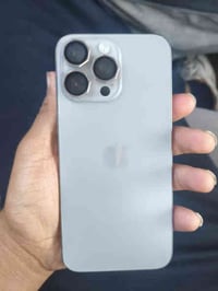 للبيع ايفون 15برو ماكس ذاكره 256 شرط ماستر شرق اوسط عربي مبدل بس بطاري...