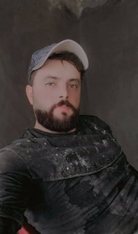 خلفه لبخ سمنت وديكورات وصبغ   اشتغل كل بغداد  واي شخص ضروفه تعبانه انه...