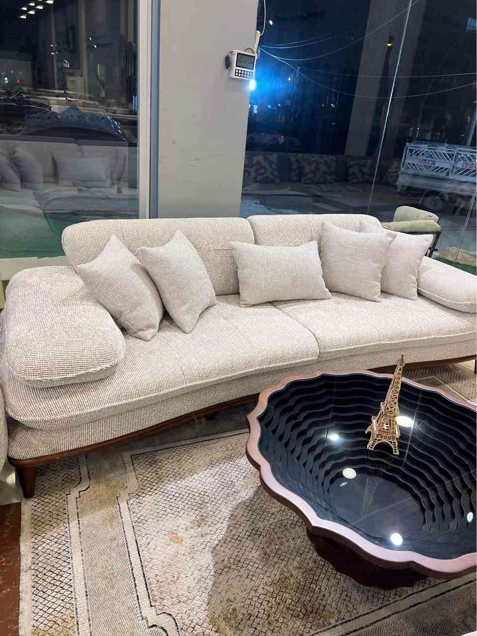 Erbil Mobilya

English

Luxury Zeus Turkish Sofa Set

Beautiful Zeus sofa set from Turkey with a modern curved design.

✔ Seats 10 people
✔ 2 sofas + 4 chairs
✔ Zan wood frame
✔ Premium Chanel fabric
✔ Sliding arms and adjustable backrests (expandable for extra space)
✔ Very comfortable cushions

Available colors:
• Beige & Cream
• Grey
• Full Beige

Perfect for a stylish and elegant living room.

⸻

العربية

طقم كنبات تركي فاخر من ماركة Zeus

طقم كنبات جميل من ماركة Zeus التركية بتصميم عصري ومنحني أنيق.

✔ يتسع لـ 10 أشخاص
✔ كنبتان + 4 كراسي
✔ هيكل من خشب الزان
✔ قماش فاخر شانيل
✔ مساند الأيدي والظهر قابلة للانزلاق والتوسيع لزيادة المساحة
✔ وسائد مريحة جداً

الألوان المتوفرة:
• بيج وكريمي
• رمادي
• بيج كامل

مناسب لغرفة معيشة أنيقة وعصرية.

⸻

کوردی (Kurdish – Sorani)

سێتی قەنەفەی لوکسی تورکی Zeus

سێتی قەنەفەی جوانی براندی Zeus لە تورکیا بە دیزاینی نوێ و قەوسی.

✔ جێی 10 کەس دەگرێت
✔ 2 قەنەفە + 4 کورسی
✔ داری زان (Zan wood)
✔ قوماش شانێل (Chanel fabric)
✔ دەستەکان و پشتەکان سڵاید دەبن و دەتوانرێت گەورەتر بکرێت بۆ شوێنی زیاتر
✔ بالینەکانی زۆر ئارام بەخش

ڕەنگە بەردەستەکان:
• بێجی و کریمی
• ڕەساسی
• بێجی تەواو

گونجاو بۆ ژووری دانیشتنێکی شیک أربيل, العراق


**إذا كنت صاحب هذا الإعلان وتريد حذفه لأي سبب، رجاءا أرسل رسالة إلى الدعم الفني**