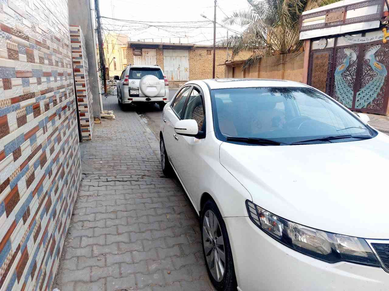 #السلام_عليكم_للبيع_سيراتوا_2013_خليجي #فول 1/1
عدا البصمة كفالة عدا كارت موضح بالسونر ..6 نمر 
الرقم اربيل الماني 
لون ابيض 
مكينه 1600 
تحكمات استيرن # شفتات 
فتحة سقف
اشاير بالمري 
والخ..... كل ملاحظات السياره مذكوره بالسونار.
 السياره من الداخل جديده .
السياره بالواقع احلى من الصور وجاهزه من كلشي حداديه تخم تاير تدفئه تبريد .
السعر110بيه مجال للشراي ..
مكان السياره نجف ..المشخاب / المركز 
للاستفسار / واتساب ***********
