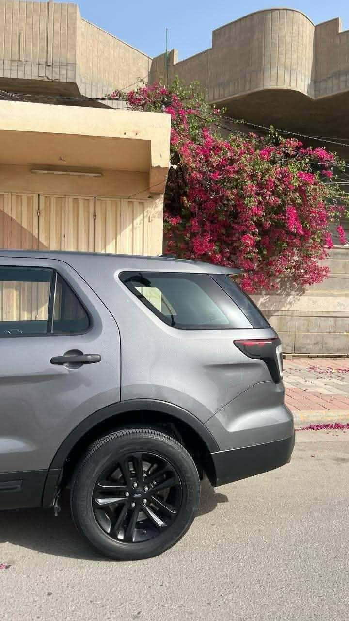 فورد اكسبلورر بوليسي 4WD - بيع فقط مستعجل 🚨
الموديل: 2017
اللون: رمادي
الممشى: [80 الف] ميل
المحرك: 3700 (V6)
الضرر: جاملغ الايمن ، وربع البنيد راجعات على البارد، وباب السائق قطعة منه على البارد (بدون صبغ).
السيارة رقم بغداد باسمي، والتحويل ثاني يوم.
السيارة جاهزة من كلشي، مسويلها إدامة وما تحتاج أي مصروف.
المواصفات:
 دفع رباعي 4x4 (AWD)
 كير 6 نمر
 كراسي أمامية كهربائية / خلفية جلد
 تبريد خلفي
 نقطة عمياء + كاميرا خلفية
 بلاجيكتور + كشافات
 تحديد سرعة (Cruise Control)
 دبل صالنصة
 عدد المقاعد: 5 راكبين
السعر: 138 وبيه مجال كربلاء, العراق


**إذا كنت صاحب هذا الإعلان وتريد حذفه لأي سبب، رجاءا أرسل رسالة إلى الدعم الفني**