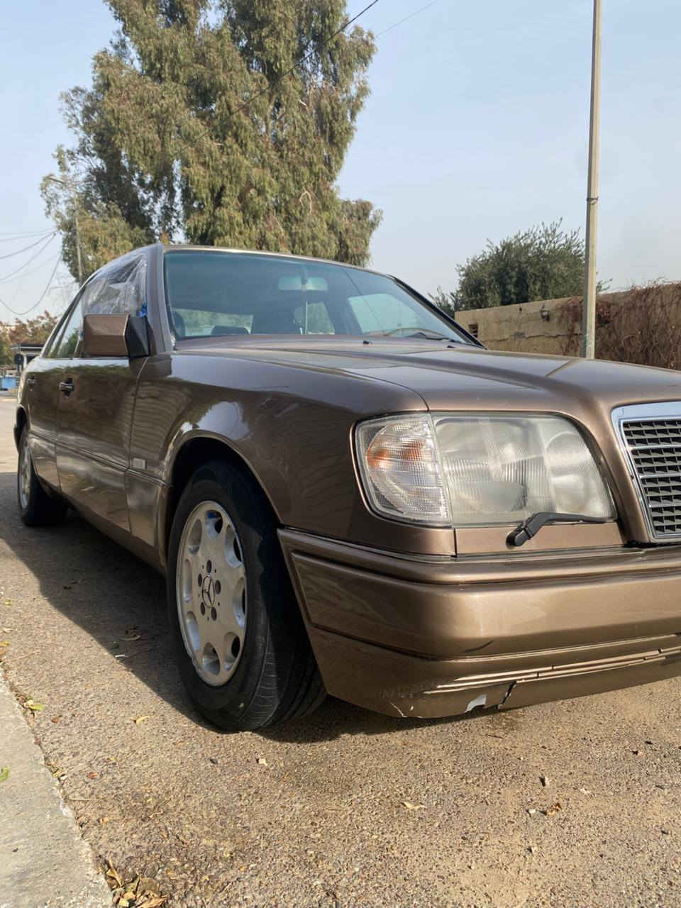 السلام عليكم
للبيع مرسيدس دب 300 قبغ اسود موديل 1989 رقم بغداد 
مكينة و گير كفالة  مكفولة من الحادث محدث بيبي مصبوغة عام للجمالية قبل شهرين يعني صبغ جديد  
قواعد دبل سليمة من الخياس سلايد روف شغال 
صدر امامي خلفي 80% 
باتري جديد 
دبل فيت بم جديد 
فلتر بانزين +فلتر عنكبوت 
نوزلات كصة اخو الجديد 
بلكات جديد 
عنكبون ادامة جديدة 
شيال گاردن جديد ادامة 
اريل كهرباء جديد 
أخوان هذا حلال فلا تكسر بحلال مسلم شراي هلا بيك و على راسي مو شراي هم  على راسي 
مكاني بغداد 
السعر 67 $
بيها مجال قليل  حگ الجية
للاستفسار 
الاتصال 
***********
مصطفى التميمي
