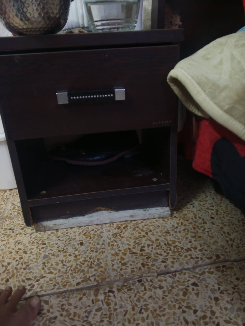 خشاب تركي للبيع 250 وبيها مجال ***********
