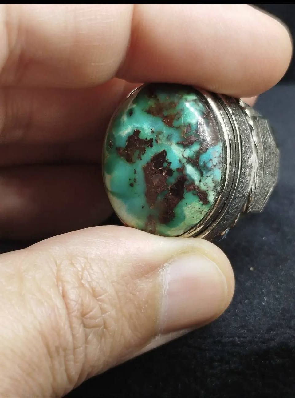 سلام عليكم اخوان محابس للبيع الشري الحقيقي يدخل خاص رجاء اخوي من الجميع السوك كلشي بي بس كدام عينك النداره والصياغه


**إذا كنت صاحب هذا الإعلان وتريد حذفه لأي سبب، رجاءا أرسل رسالة إلى الدعم الفني**