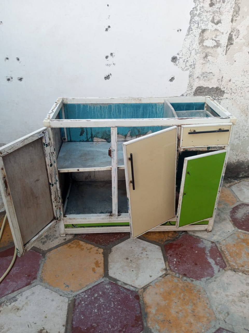 سلام عليكم بيعه وشرا كاونترات مستخدمه وجديده تفاصيل خاص مكان ناصريه حي فدا شارع مدارس رقم الهاتف ***********
