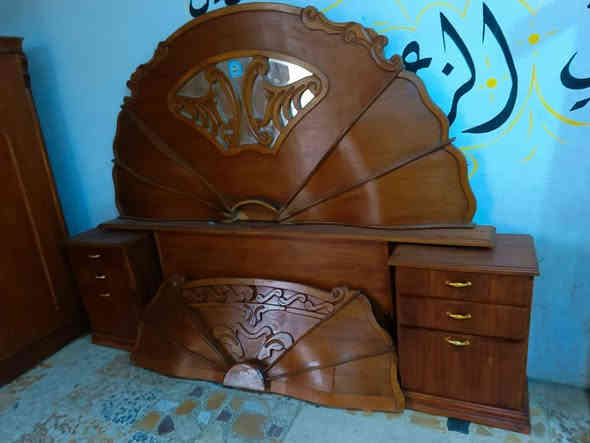 غرفه خمسة أبواب نظيفه قنصور ظهرجمبر ارتفاع 210 السعر 425 العنوان.حي تسعين نهاية حي صدام *********** موصل
