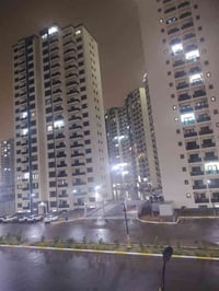 شنو عدكم عروض بيع او إيجار راسلنه خاص واترك الباقي علينه أكثر من ١٠٠ م...