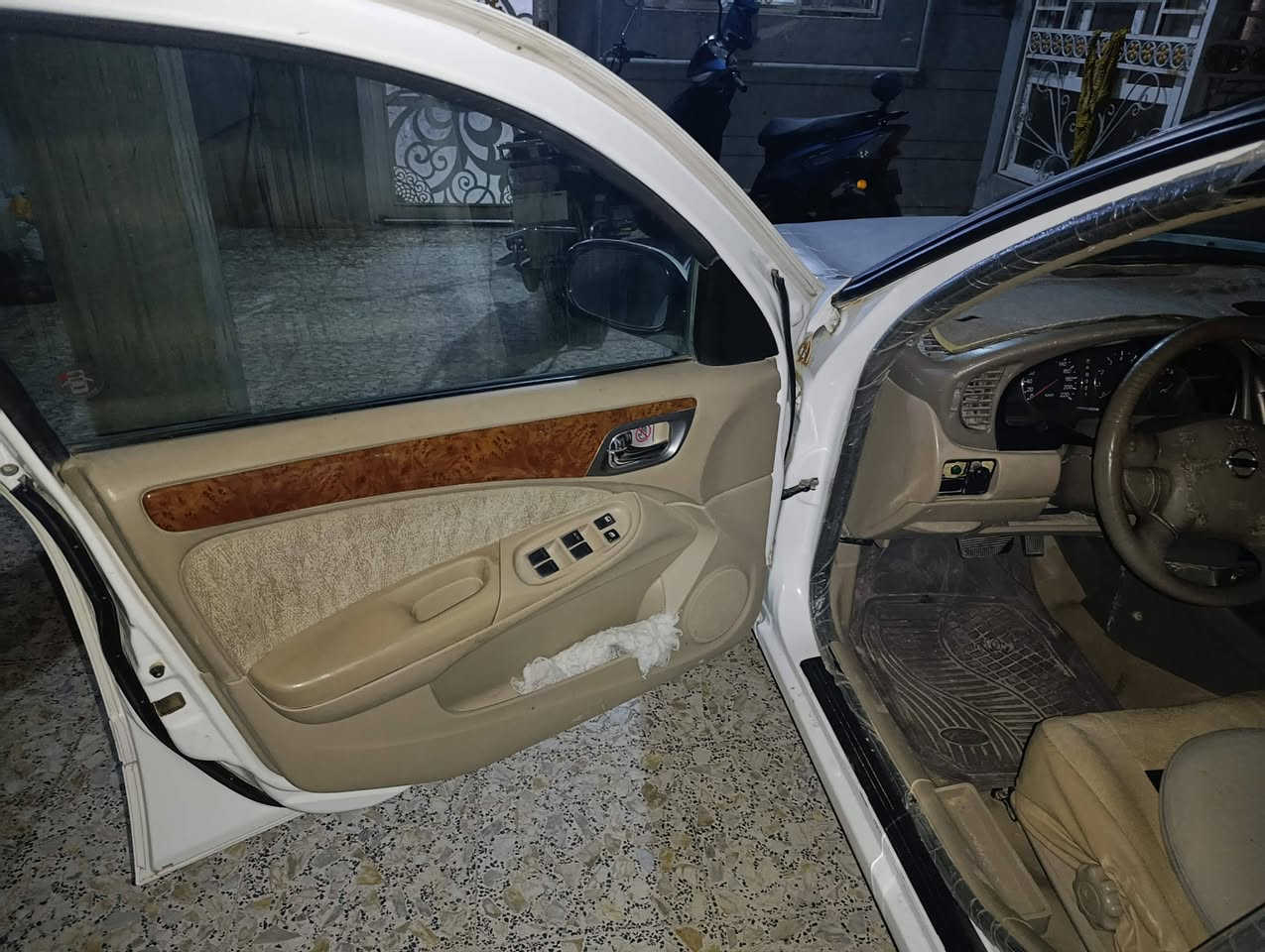 سني ٢٠٠٩ داخل بيجي
 * كير اوتوماتيك
 * محرك قبغ اسود المرغوب 
 * كير  محرك كفاله 
 *بيها ضرر الجاملغ الايمن وباب الايمن الباقي مكفول 
 *السعر 95 ورقه
للاستفسار ***********
