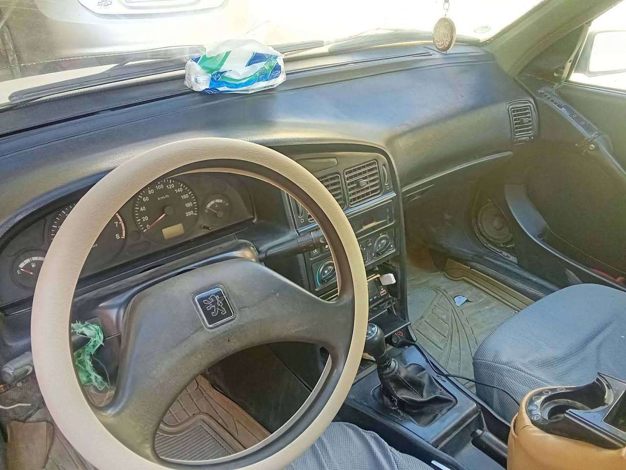 سلام عليكم بيجو ٢موديل ٩ مكينه جديده كير فقط ٢يفلت جاهزه ب١٥ وبيه مجال مكان السياره كربلاء حي الإطارات السعر ١٥وبيه مجال بدون انطيك رقمه ومنك اله راعيه *********** سياره بلادي بدون تحوير
