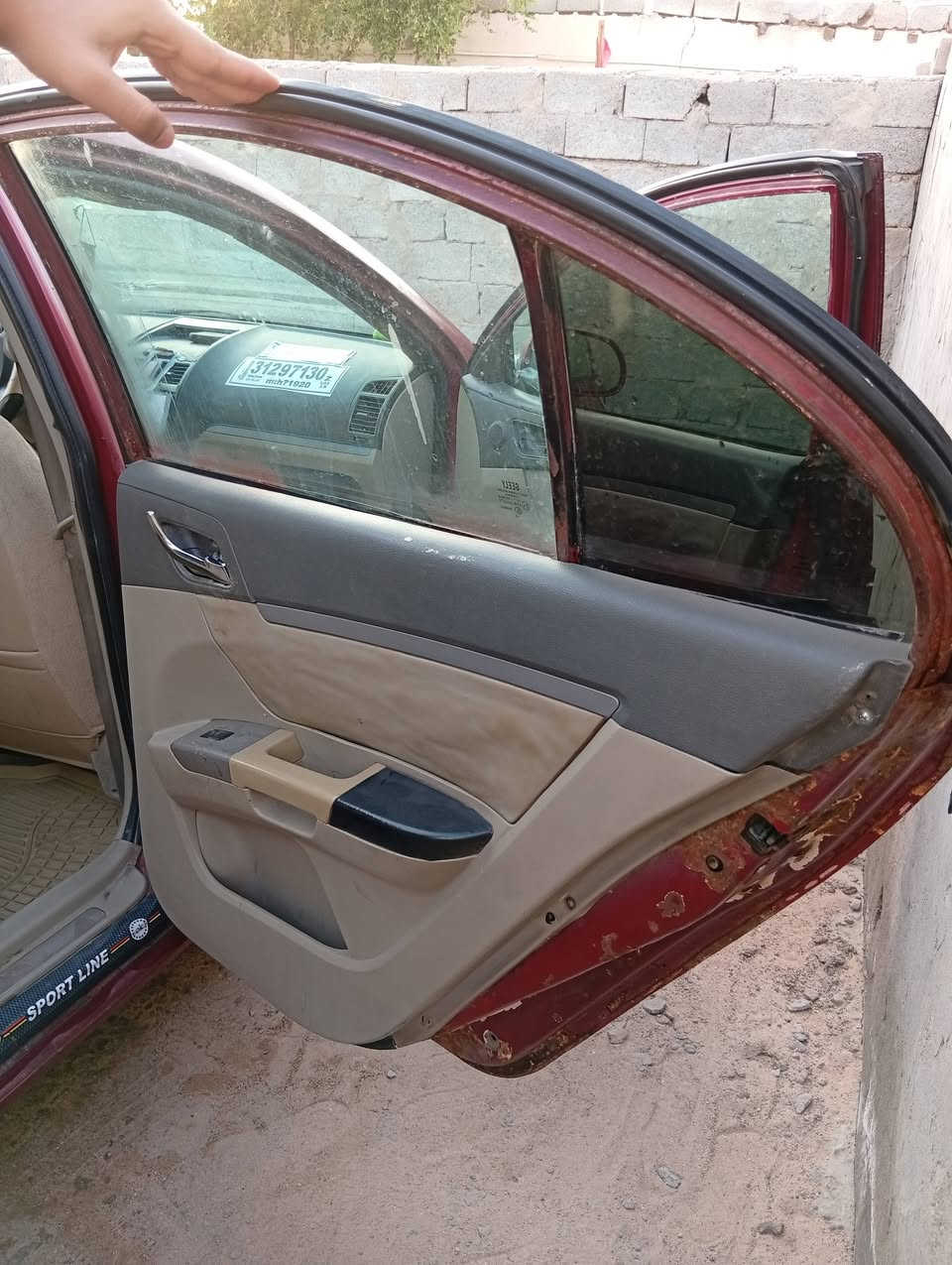 ام گراند موديل2013گير أقل شهر مبدل جديد ومكينه صار يومين من غيرته تحت ضمان مكينه1800سنويه منتهيه  سنه2024حداديه 70٪باتري جديد التبريد شغال السعر 28وبيه مجال قليل لشراي ***********صاحب سياره موجود
