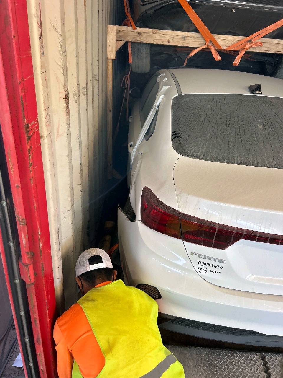 ‏KIA 2024 - كيا فورتي 
‏#كير توماتيك 
‏مواصفات نص فول Lx
‏ماشيه ٣٥ميل
‏بيعك في اربيل شمالي
‏محرك ٢٠دوش
‏كشنات قماش
‏شاشه صغيره 
‏ويل كروم 
‏الضر مثل ما واضح بل صور
‏السعر اتصل ع الأرقام التالية 
‏***********
‏***********
‏
‏مصلح جاهز مكان الموصل 