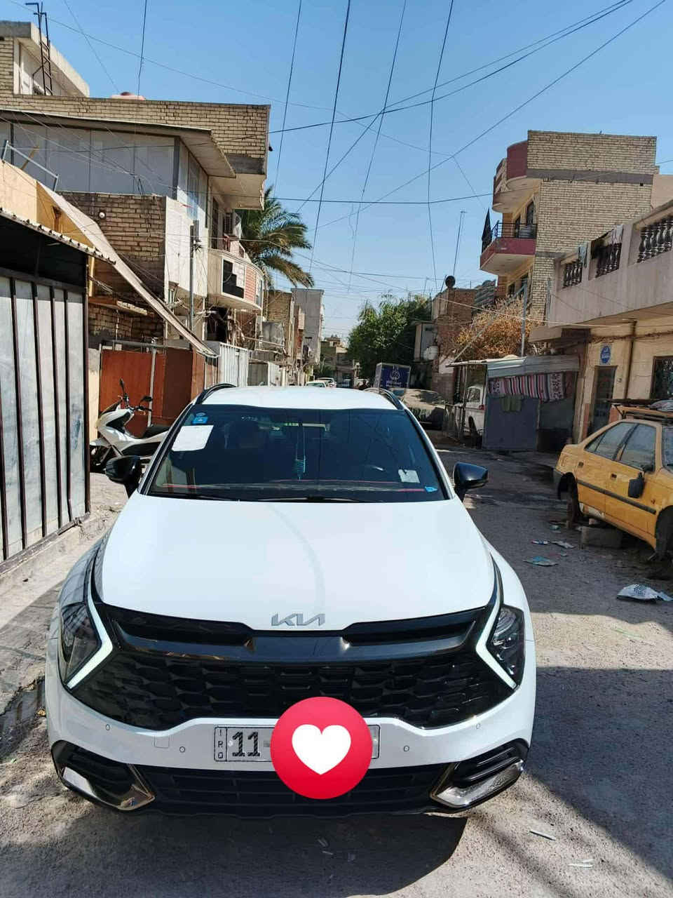 سبورتج 25
مفولة ماعدا البانوراما 
خليجي السيارة جديدة جدا 
باسم الحجي والدي 
وبيها بارد ( شبر ) الجاملغ الامامي مال السايق والصورة موجودة
واحد طخها هية و واكفة بابنا 
السعر 235 وبيها شي بسيط حك الجية 
مكاني بغداد الكرخ شارع حيفا قرب نادي الزوراء
***********
