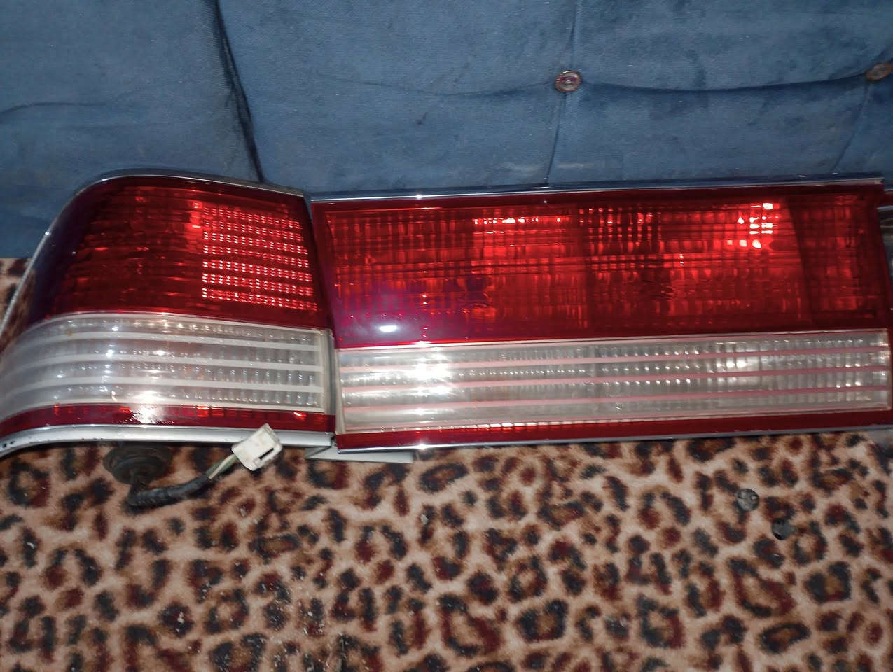 بك لايت راس فلات كرستال للبيع السعر 90 العنوان الديوانية ***********
