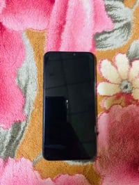 ايفون ١١ برو ماكس • ٦٤ • موصل الجانب الايسر