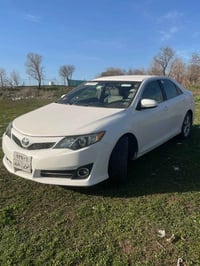 كامري LE • محرك شرط • بدون دواخل