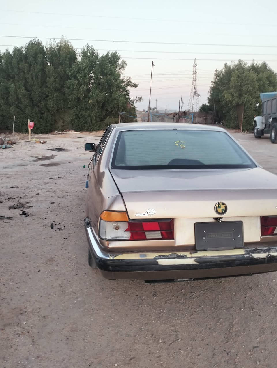 السلام عليكم بي ام دبليو مكينه وقير خير من الله مال راس الثور مقفوله مقص مقفوله من الضربه القويه حداديه حلوه نظيفه سعر 15 تو مسلمانيه طبق الاصل طبق رقم شاصي عنوان بصره الزبير***********
