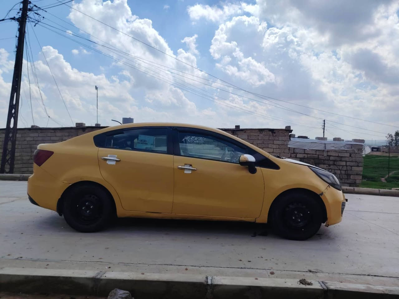 كيا ريو مغولي لبيع او ومراوس اكسن دبدوب كير محرك شرط جي دي اي ١٦ مال كصه جديد والكشر عل فحص بيها معجون جاملق الخلفي دواخل شرط كاربون بنزين بيها
*********** مكلف بل نشر تصل عل صاحبها مكان حي المامون
