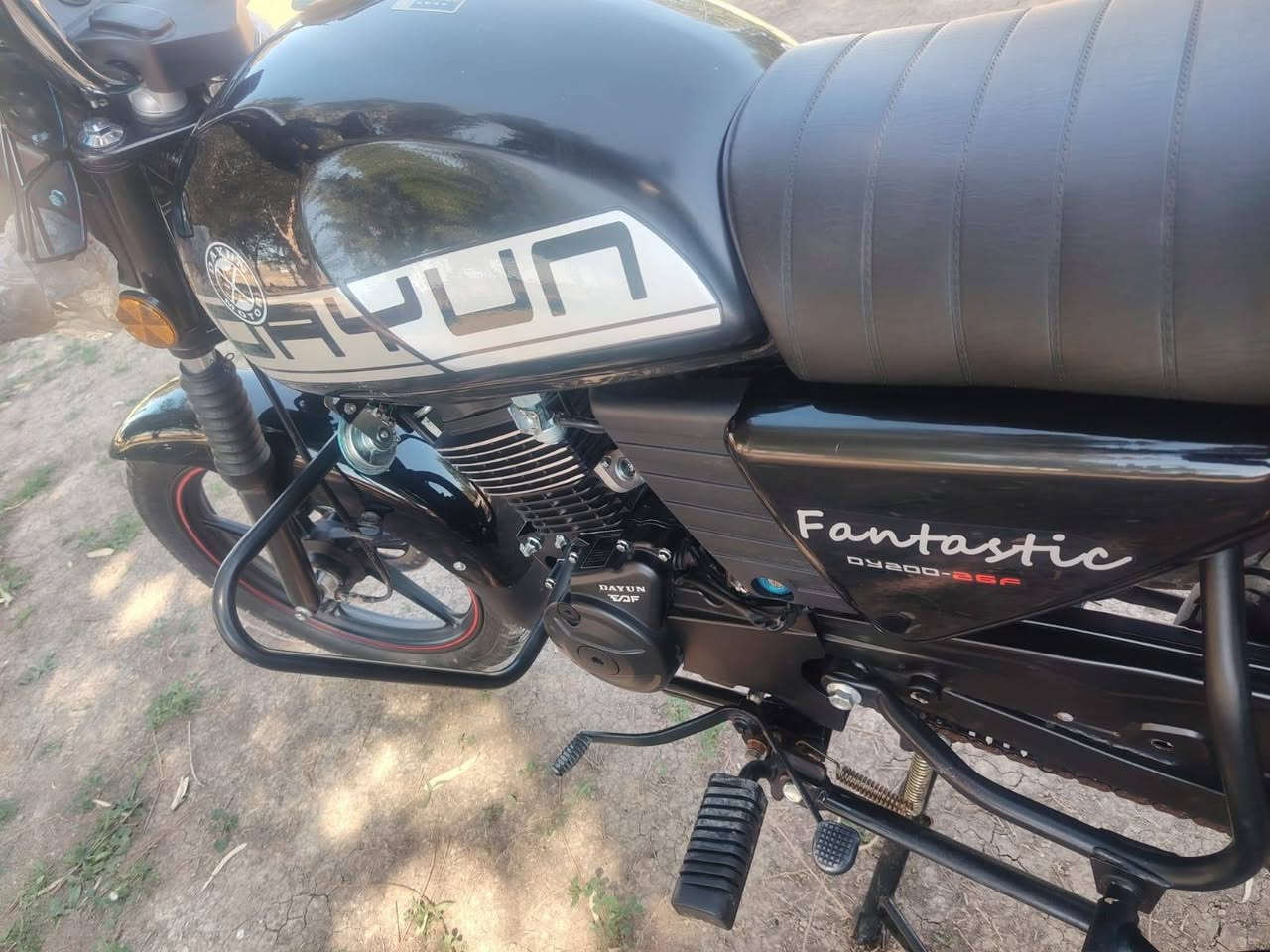 سلام عليكم دراجه البيع دايون  نفخ موديل 2025 وراق صولي محرك 200 كفاله عامه احلأ من الصوره ماشيه  ألف كم
السعر مليون و 450 الف وبيه مجال الشراي
للاستفسار ***********
