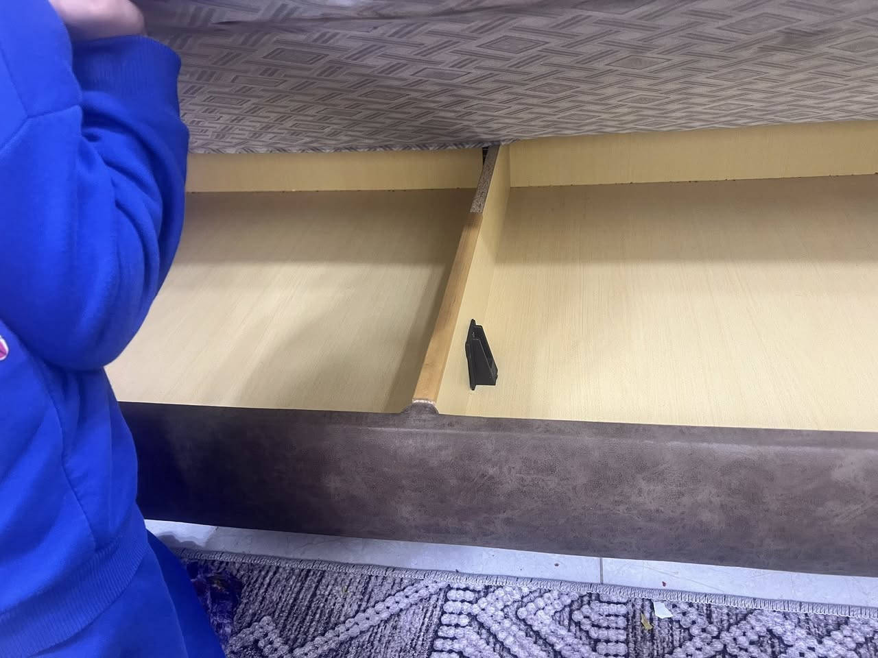 تخم تركي عشر مقاعد يصير سرير وبي مخزن للبيع


**إذا كنت صاحب هذا الإعلان وتريد حذفه لأي سبب، رجاءا أرسل رسالة إلى الدعم الفني**