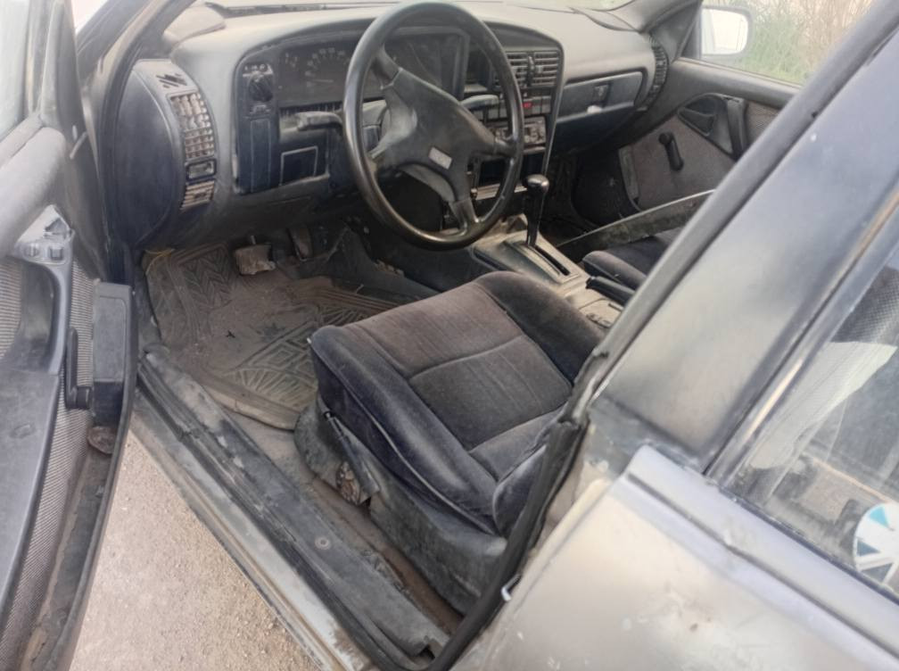 سلام وعليكم  اوبل اوميكا ستيشن ٩١ محرك مفتوح ٤ سلنتدر كير اوتوماتيك سياره كير ومحرك جيد صدر وسط رقم بغداد نكليزي لكن الهزه ساقطه سياره تفيد اهل العمل والمصالح البدي جيد من ناحيه شواصي سعر ٢٥ ورقه مكانها زيونه وبسمي *********** بغداد, العراق
