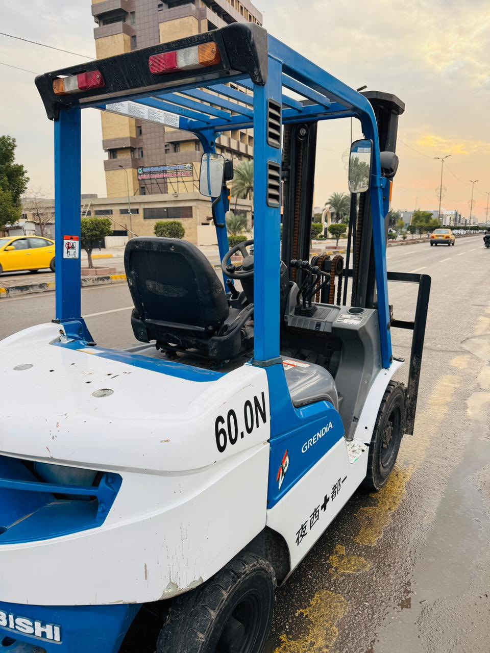 للبيع مسيبوشي بانزين طنين ونص جب ناصي 3 سلايتات 3 حركات 
موديل 2011 منفيس كاتي الرافعه مكفوله ومابيها أي نقص جاهزه للعمل أي استفسار اتصل 
***********
