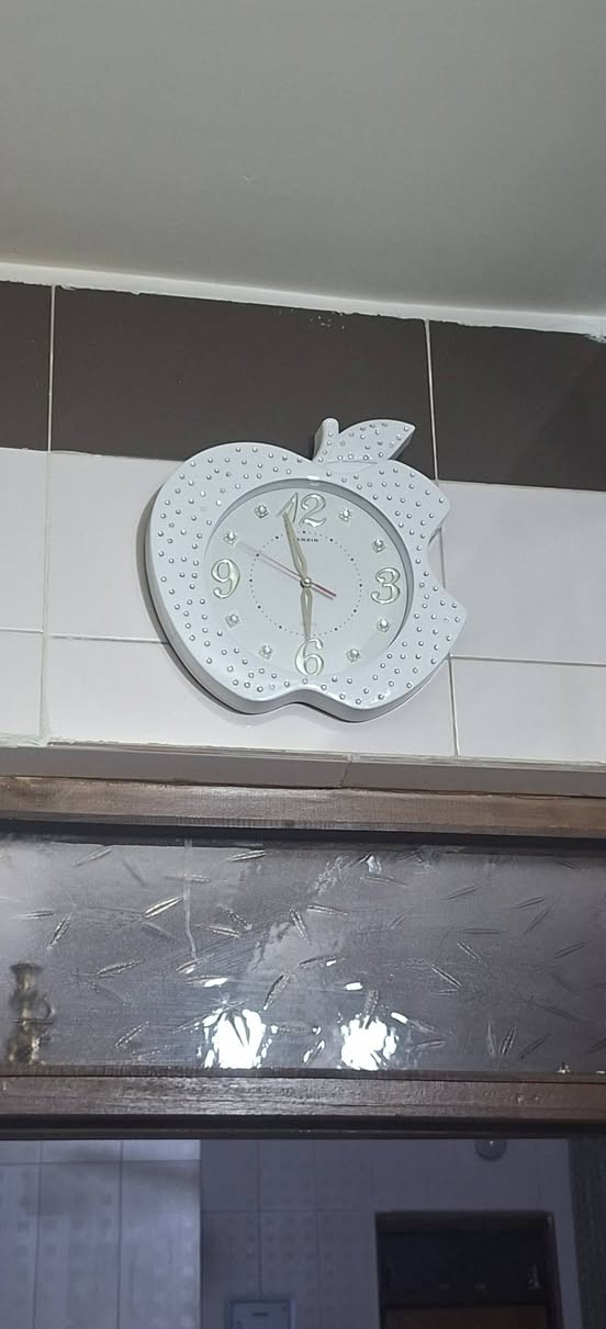 السلام عليكم عندي هاي الساعات للبيع المكان البياع
***********
