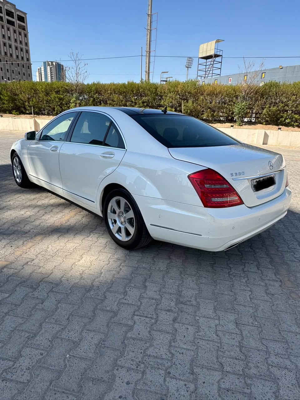 مارسيدس s350 موديل ٢٠١٠
سيارة مكفولة دعامي للدعامية ماكو شي حتا دعامية ما مسبوغ و بلادي، سيارة ١٥٦ الف كيلومتر ماشي و سماعات بلادي شركة موجود، فول مواسفات بسمة. بانوراما ناضور ليلي كشنات تبريد و تدفية و خزن خلفي و امامي صندوق شفت باب بسمة و باب شفت باب لارج بردات ثلاث شاشات و ميز طعام سنوية جديد حتا ٢٠٣٠ سيارة حيل نظيف على وزع شركة. 
مكاني اربيل ***********

