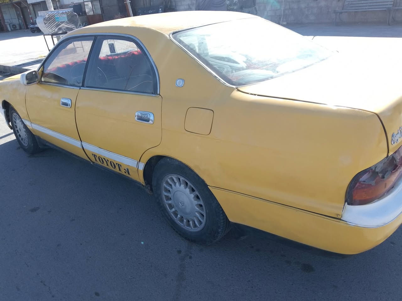 سلام عليكم كراون متصل 
موديل (2000)اصل 
رقم ميسان الماني 
مكينة وكير ثنين ونص 
ديلكو كفالة وين مايعجبك
كهربائيات كل شغالة تبريد شغال
تخم تاير جديد حدادية جاهزه
ربع متصرف عليها 
كفالة من الكص ولنقل 
سعر (26) عنوان واسط 
بيع او مراوس بخصوصي 
((***********))
