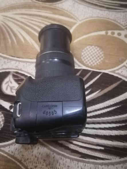 متوفر كاميرا.  canon  70d
زوم 18_135
نظافة 95٪
شاحنة +بطاريتين
فقط بيها ضربه بسيطة بالشاشه الأمامية ماماثرة
السعر 500 وبيها مجال 
 الكامرا اجتني هدية استخدام شخصي
للاستفسار ***********
مكاني ذي قار
