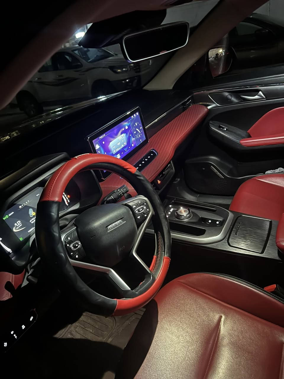 السلام عليكم
هافال جوليان 2022 لون احمر 
فوول فول مواصفات اعلى فئة بالمواصفات القوية
فوول رادارات و استشعارات وكامرات ذكية وحساسات
دشبول شاشة ديجتال
نظام الاصطفاف الذاتي Auto Park
سقف بانوراما
داتا شو ( شاشة عرض كيلو متر في الجامه)
داخل كشنات والدشبول والابواب جلد احمر مميز جداً
بيها صبغ قطعة وحدة البونيد اثر طخه خفيفه هنا في اربيل فقط بدون اير باك ولادواخل شرط الفحص ، سونار موجود
السيارة طالعة من شركة هافال وبيها ضمان على المحرك والكير 
محرك ١٥٠٠ توربو
رقم اربيل دولي الجديد + هزة و سنوية جديد
السيارة ماشيه ٧٨ الف كيلو
السيارة جديدة جداً مابيها نواقص ابداً

مكان السيارة اربيل
السعر ١٤٠ ورقة وبيها مجال بسيط
للتواصل واتس اب
***********
